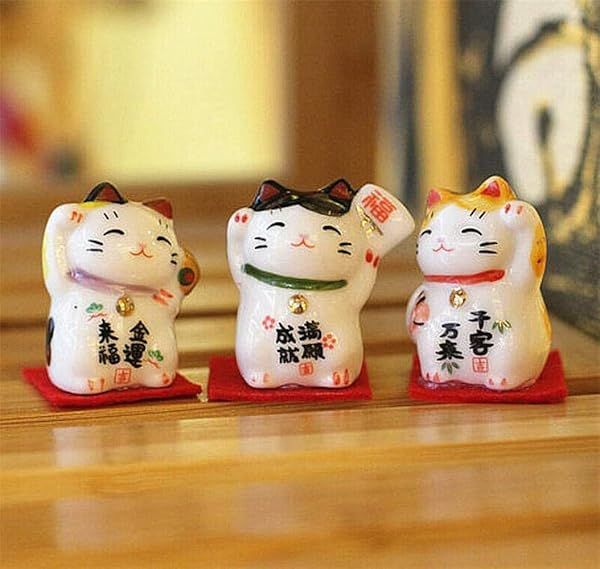 Set of 3 Japanese Maneki Neko Lucky Cat Figurines - Waving Fortune Decor for Home & Gifts